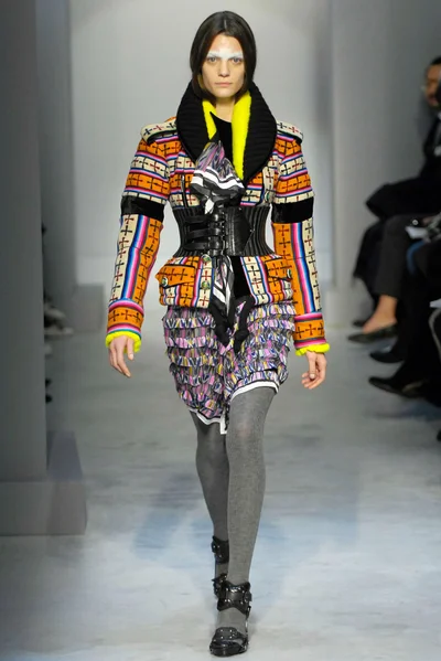 Look 17